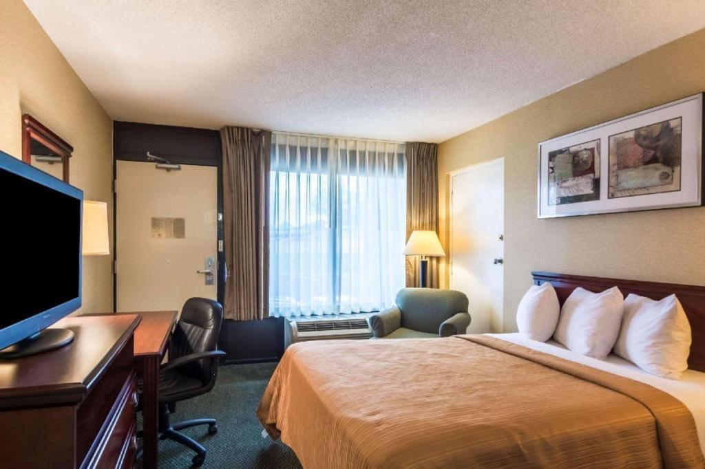 Quality Inn Манассас Екстер'єр фото