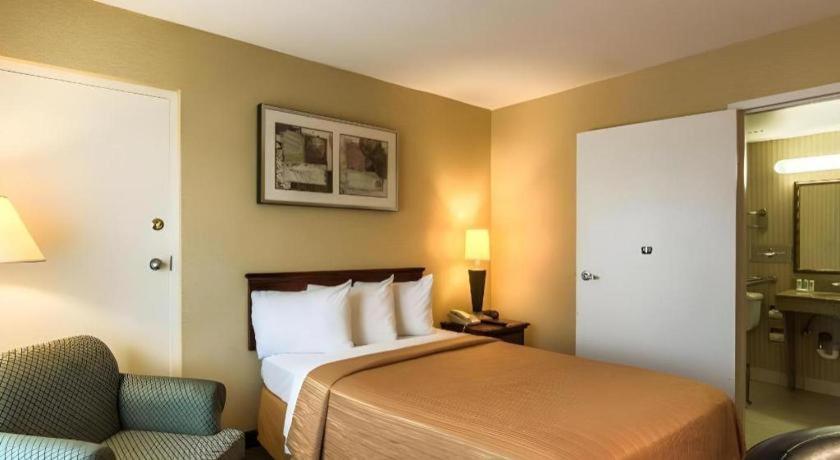 Quality Inn Манассас Екстер'єр фото